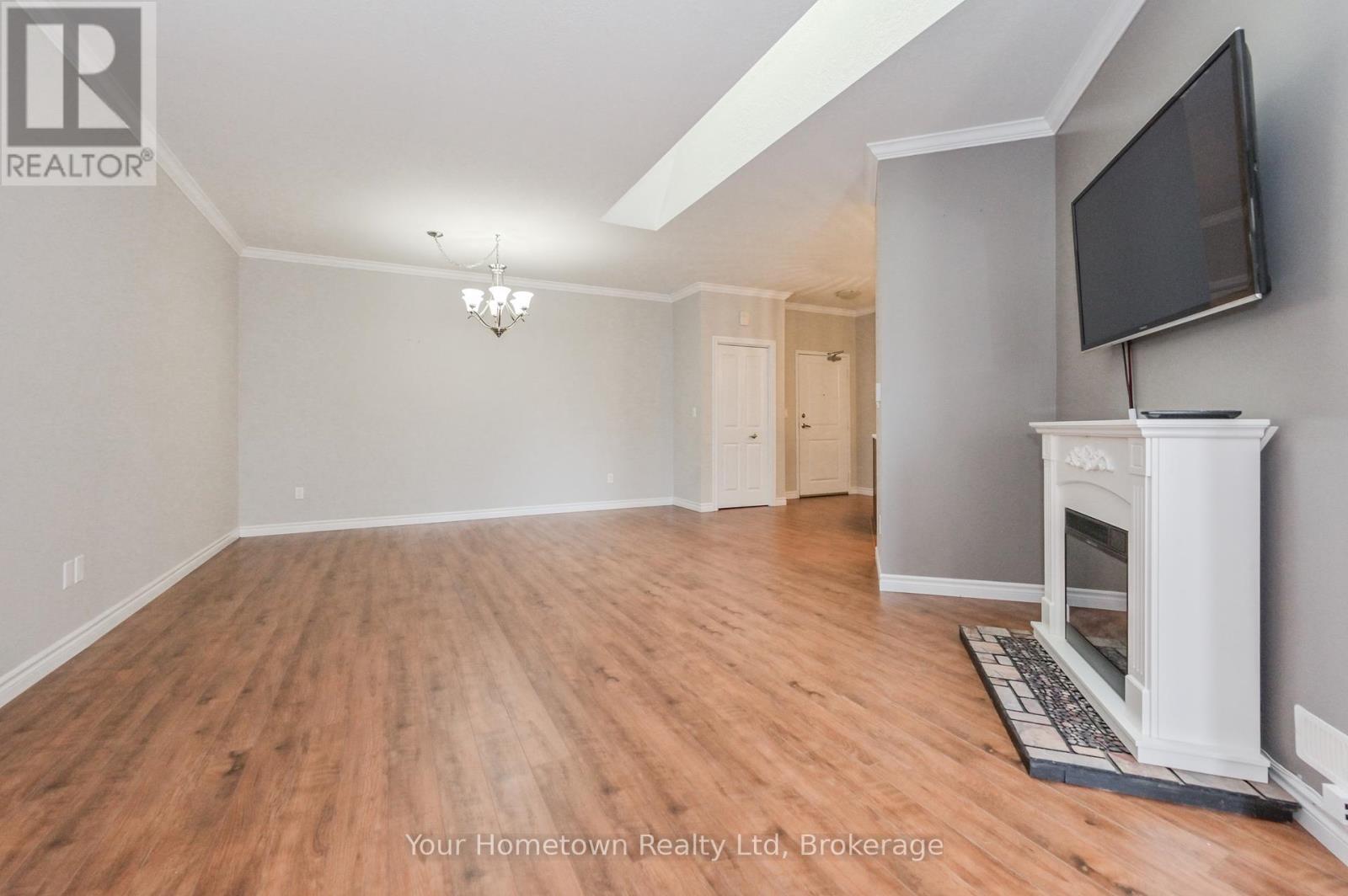 212 - 760 Woodhill Drive, Centre Wellington (Fergus), Ontario  N1M 3W5 - Photo 10 - X12083847