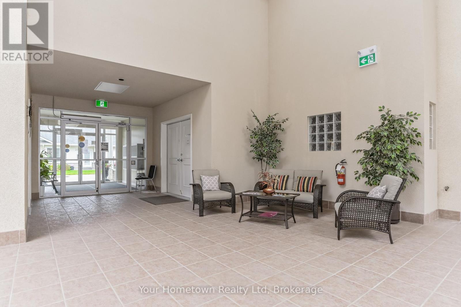 212 - 760 Woodhill Drive, Centre Wellington (Fergus), Ontario  N1M 3W5 - Photo 35 - X12083847