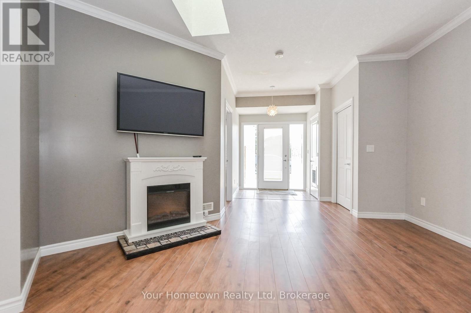 212 - 760 Woodhill Drive, Centre Wellington (Fergus), Ontario  N1M 3W5 - Photo 8 - X12083847