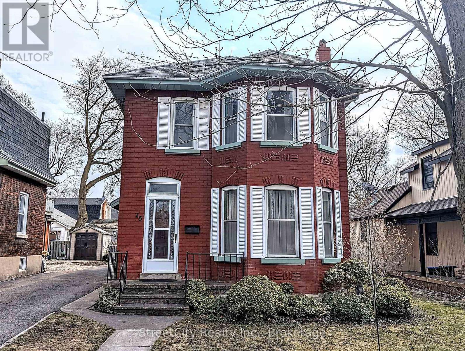 25 Guelph Street, Stratford, Ontario  N5A 3W6 - Photo 2 - X12083855