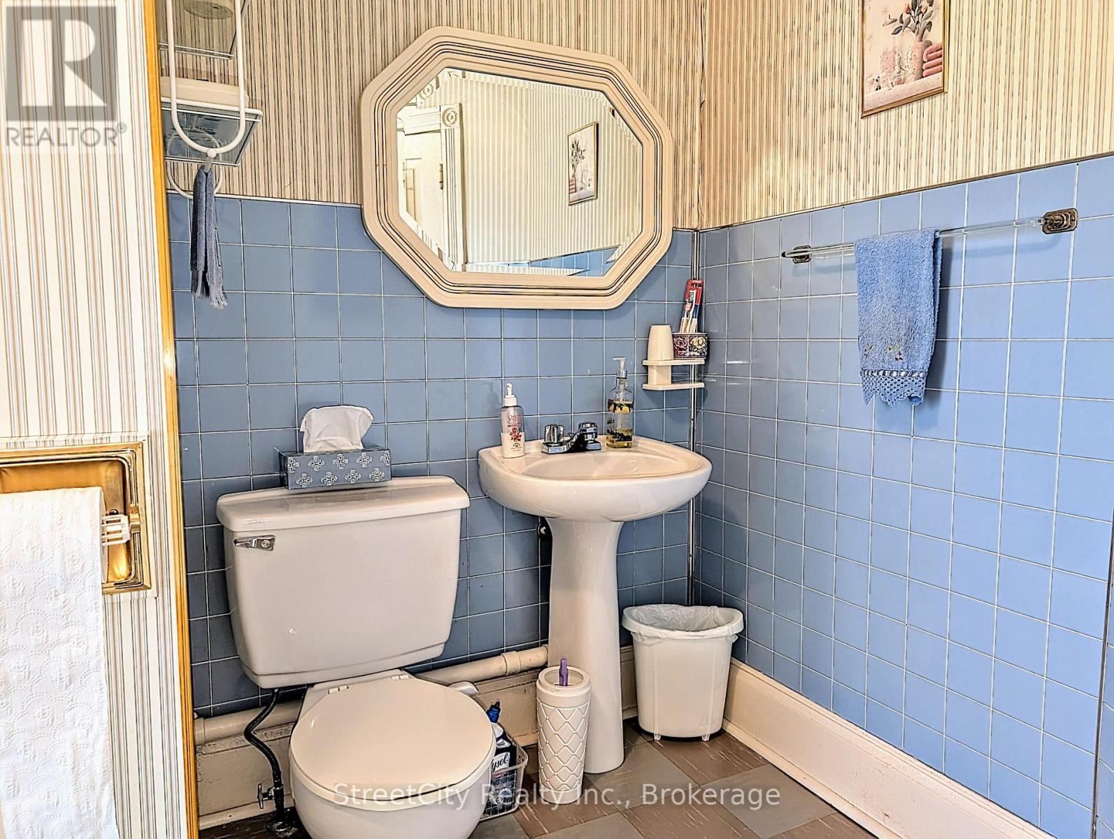 25 Guelph Street, Stratford, Ontario  N5A 3W6 - Photo 23 - X12083855