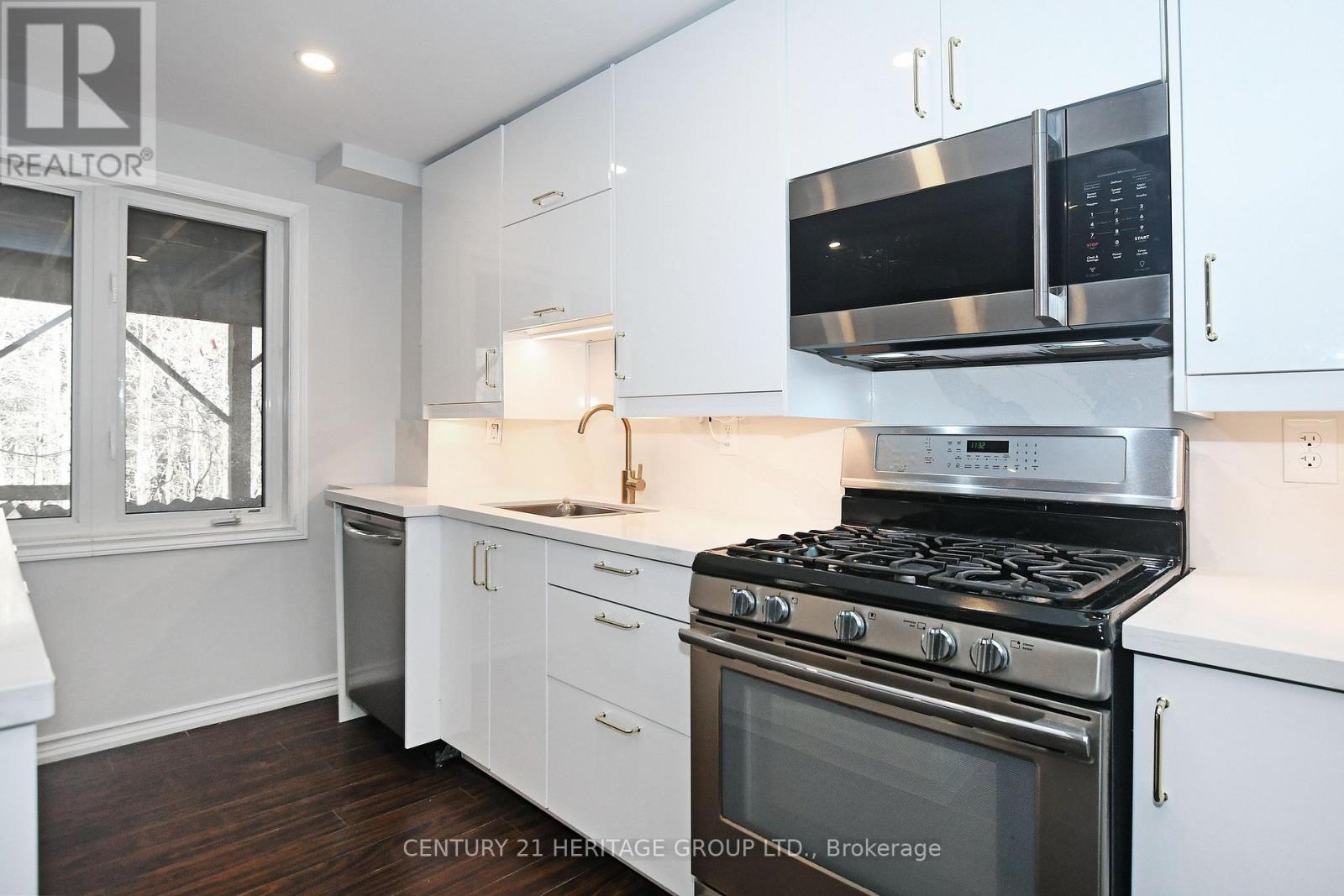 Lower Level - 170 Art West Avenue, Newmarket (Woodland Hill), Ontario  L3X 0C1 - Photo 4 - N12083601