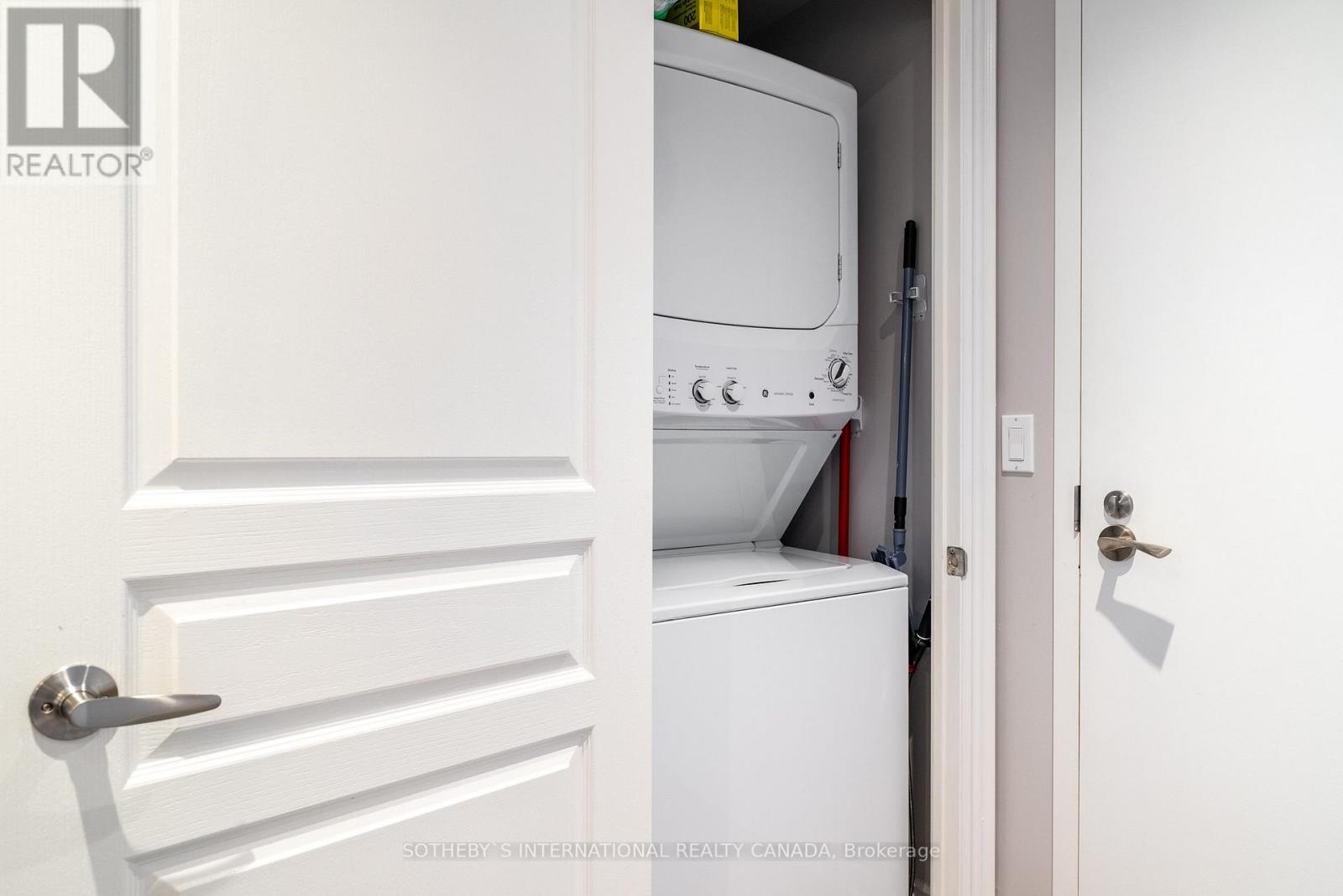 2007 - 15 Legion Road, Toronto, Ontario  M8V 0A9 - Photo 17 - W12083593