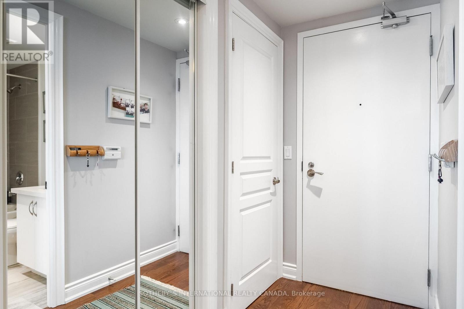2007 - 15 Legion Road, Toronto, Ontario  M8V 0A9 - Photo 2 - W12083593