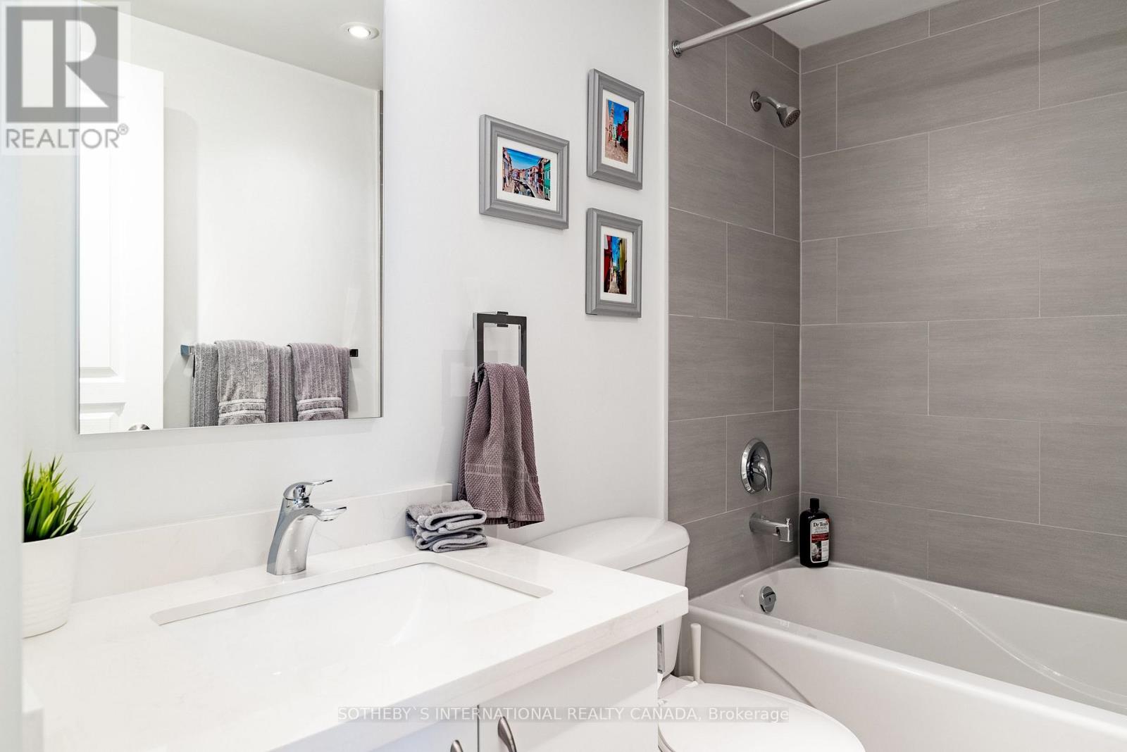 2007 - 15 Legion Road, Toronto, Ontario  M8V 0A9 - Photo 3 - W12083593