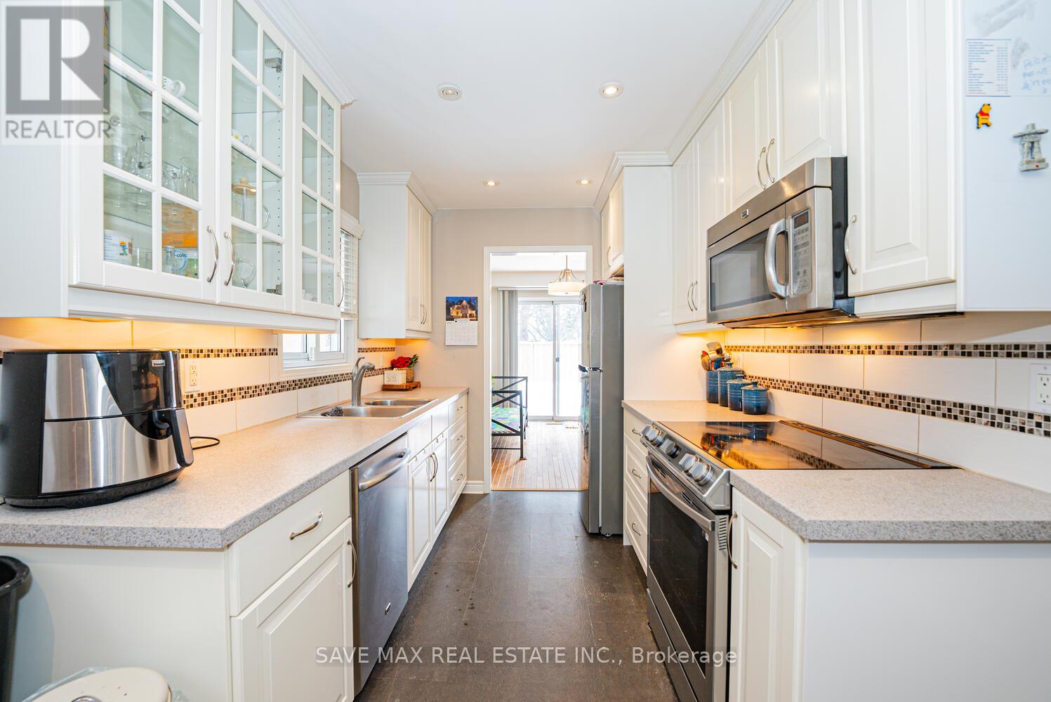 3154 Bracknell Crescent, Mississauga, Ontario  L5N 4W3 - Photo 20 - W12083628