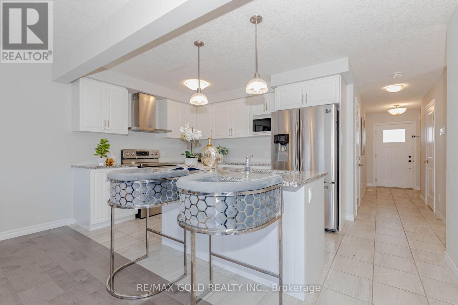 133 Hollybrook Trail, Kitchener, Ontario  N2R 0P1 - Photo 12 - X12083643