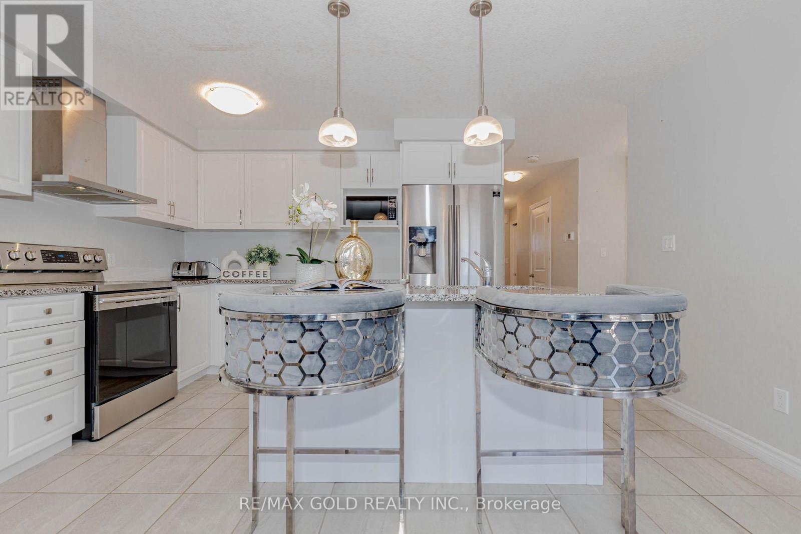 133 Hollybrook Trail, Kitchener, Ontario  N2R 0P1 - Photo 13 - X12083643