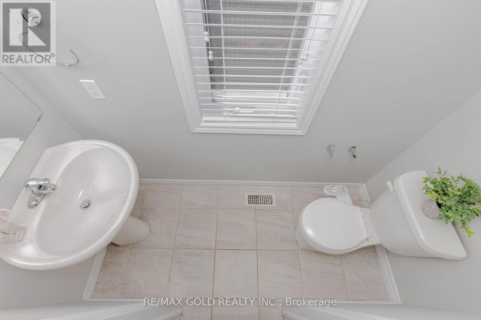 133 Hollybrook Trail, Kitchener, Ontario  N2R 0P1 - Photo 22 - X12083643