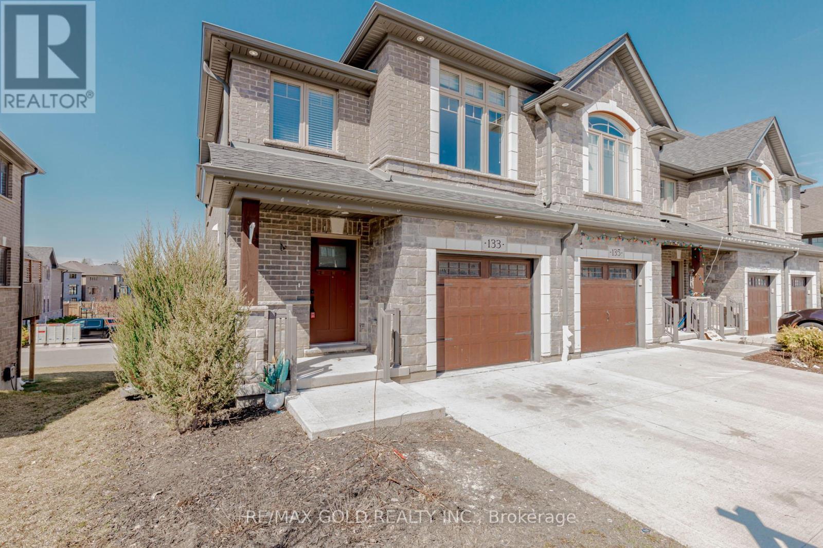 Property at 133 HOLLYBROOK TRAIL image 3