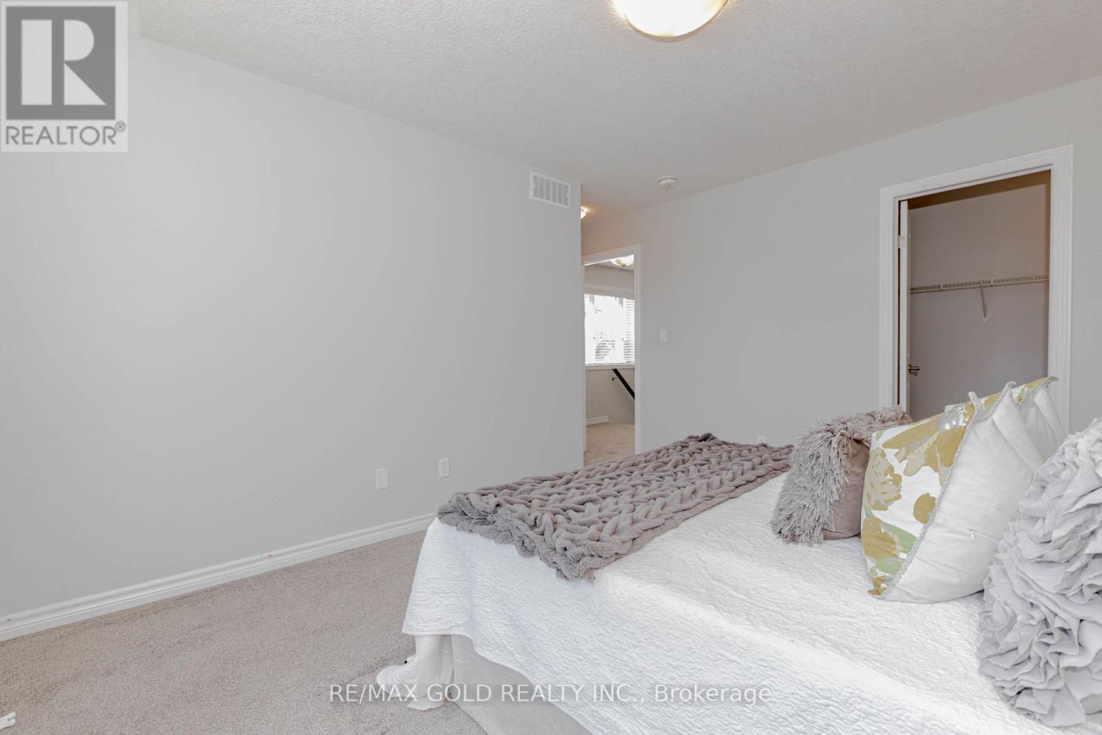 133 Hollybrook Trail, Kitchener, Ontario  N2R 0P1 - Photo 31 - X12083643