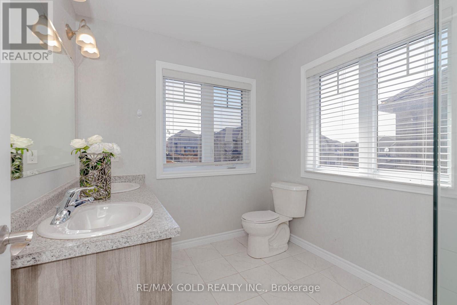 133 Hollybrook Trail, Kitchener, Ontario  N2R 0P1 - Photo 33 - X12083643