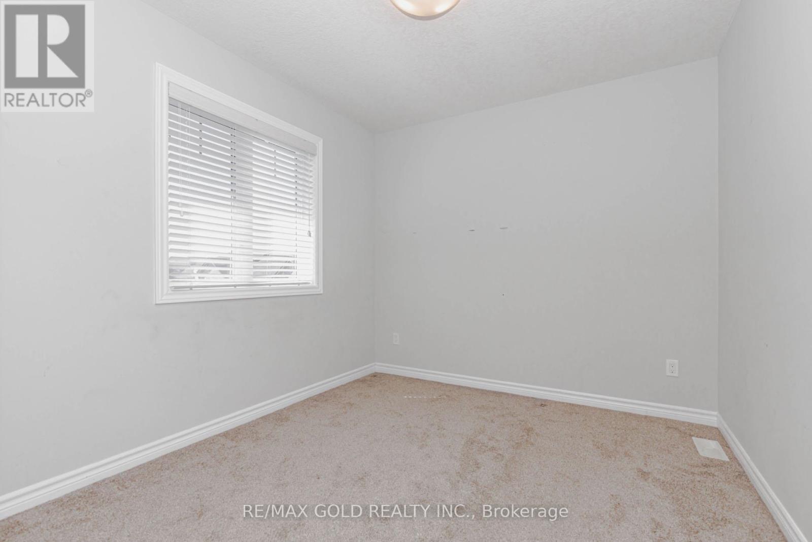 133 Hollybrook Trail, Kitchener, Ontario  N2R 0P1 - Photo 37 - X12083643
