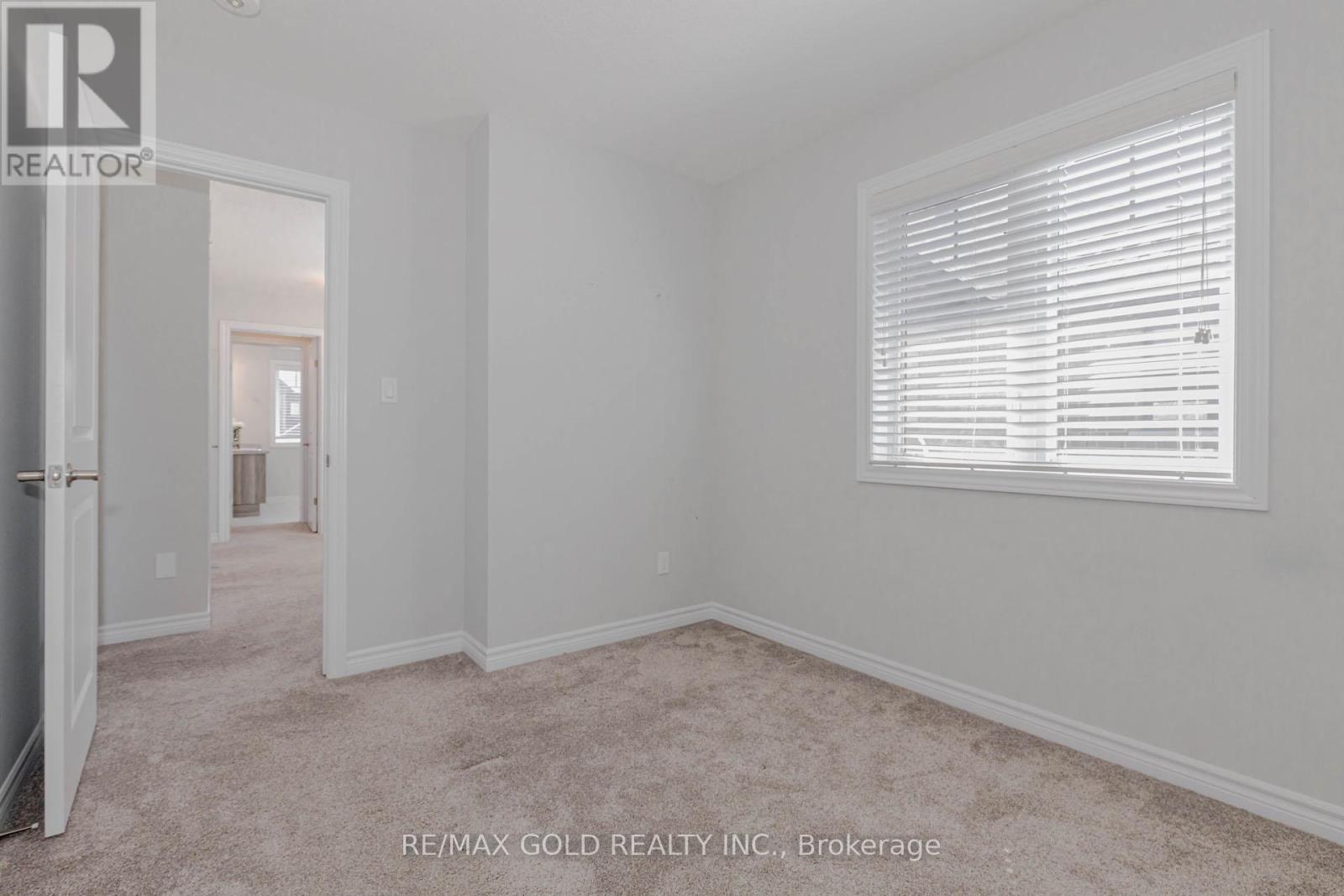 133 Hollybrook Trail, Kitchener, Ontario  N2R 0P1 - Photo 39 - X12083643