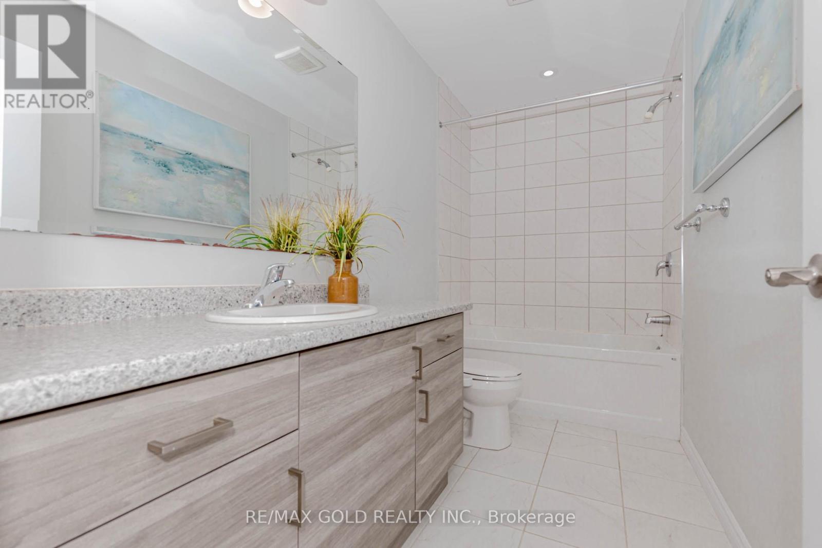 133 Hollybrook Trail, Kitchener, Ontario  N2R 0P1 - Photo 40 - X12083643