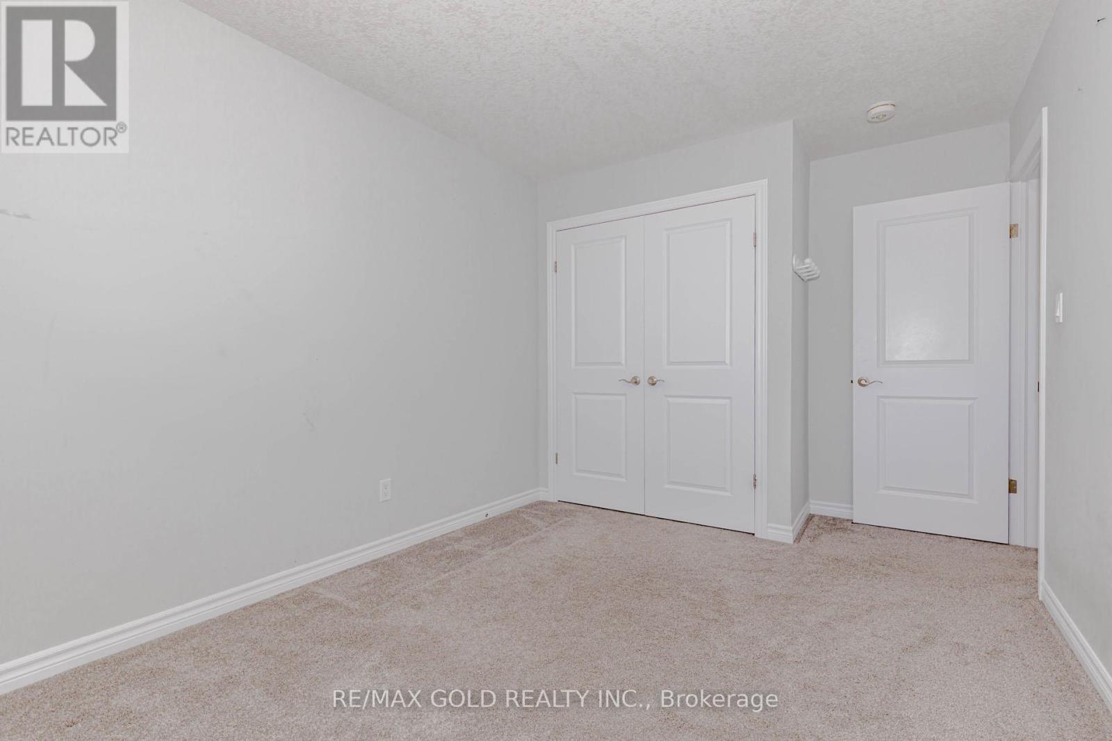 133 Hollybrook Trail, Kitchener, Ontario  N2R 0P1 - Photo 42 - X12083643