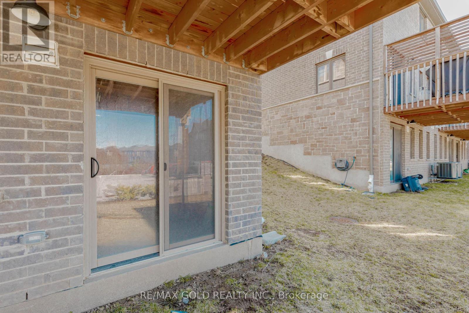 133 Hollybrook Trail, Kitchener, Ontario  N2R 0P1 - Photo 44 - X12083643