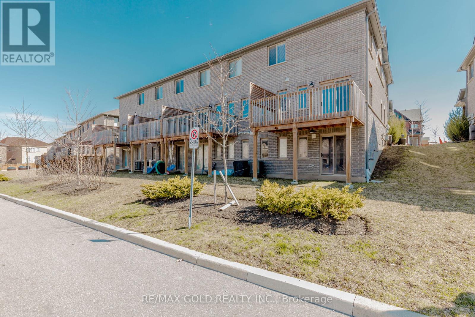 133 Hollybrook Trail, Kitchener, Ontario  N2R 0P1 - Photo 49 - X12083643