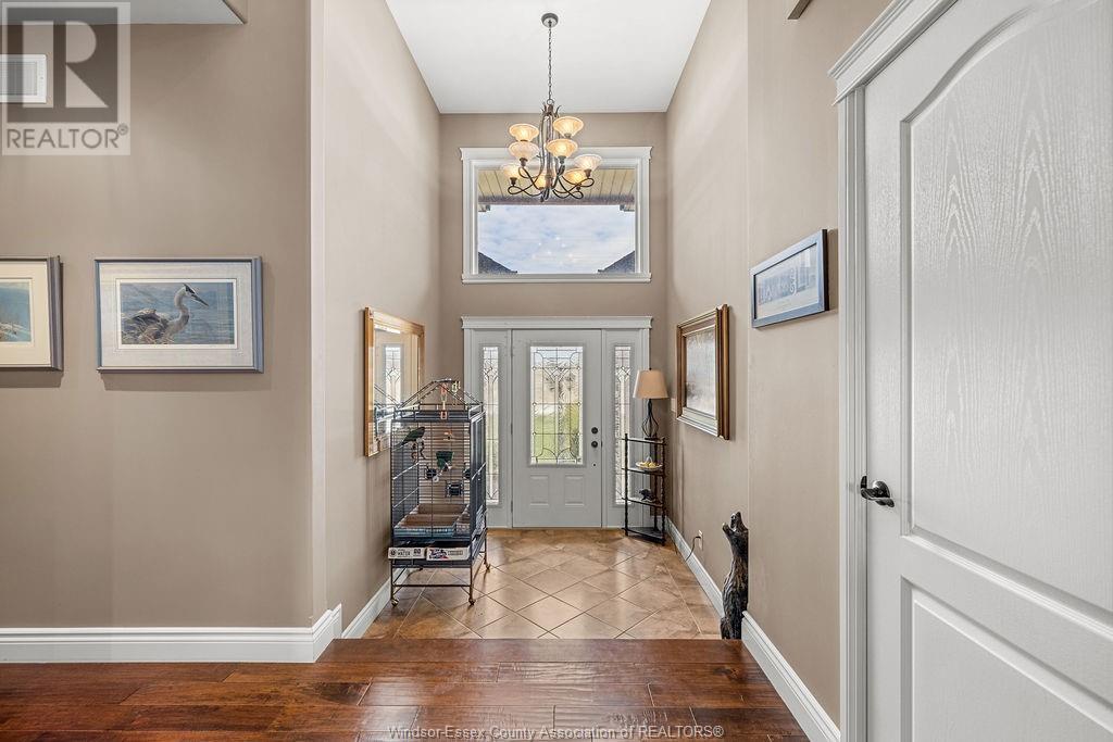Property at 799 HERITAGE image 3
