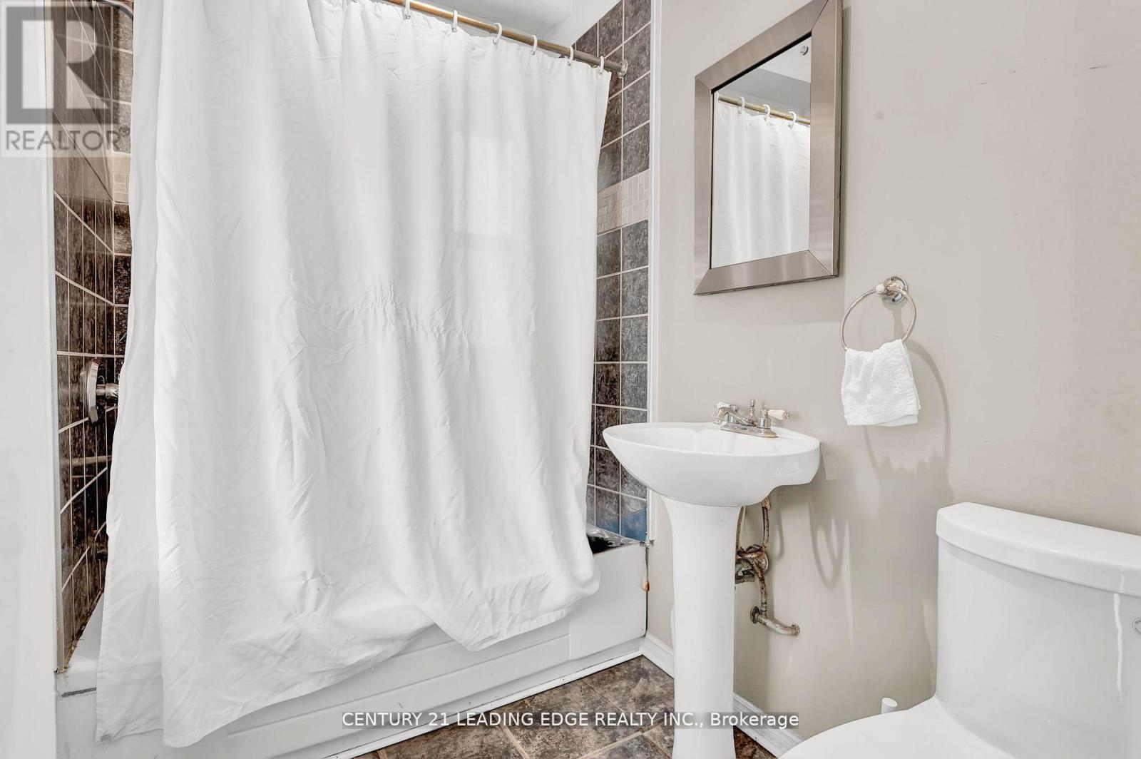 7 Hunter Street, Toronto, Ontario  M4J 1C1 - Photo 13 - E12083737