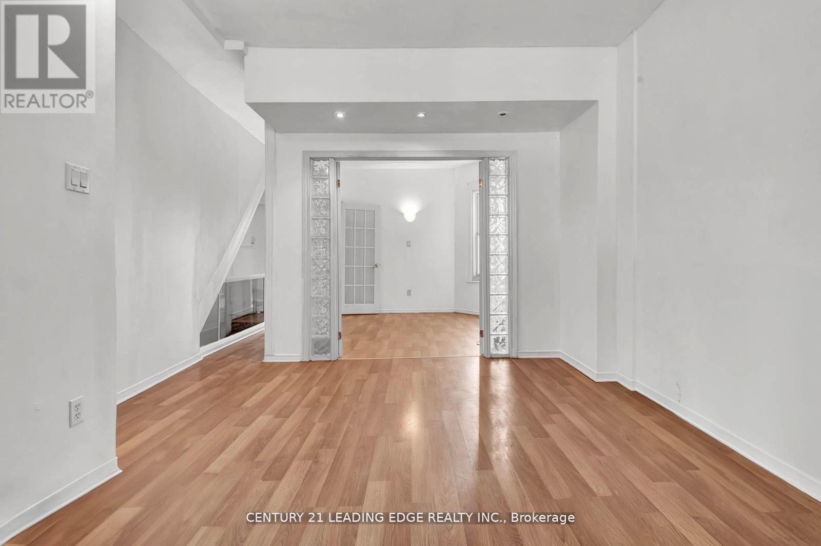 7 Hunter Street, Toronto, Ontario  M4J 1C1 - Photo 4 - E12083737