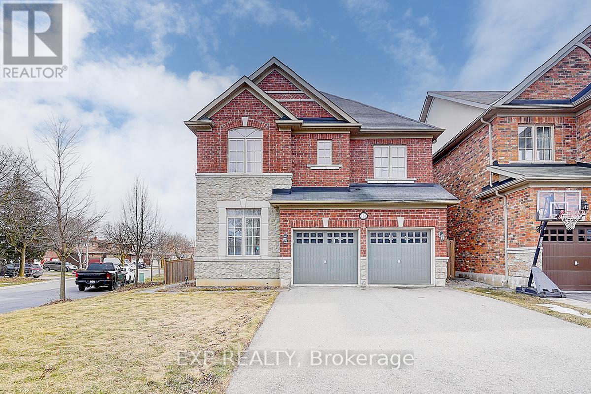 116 DUNLOP STREET, Richmond Hill, Ontario