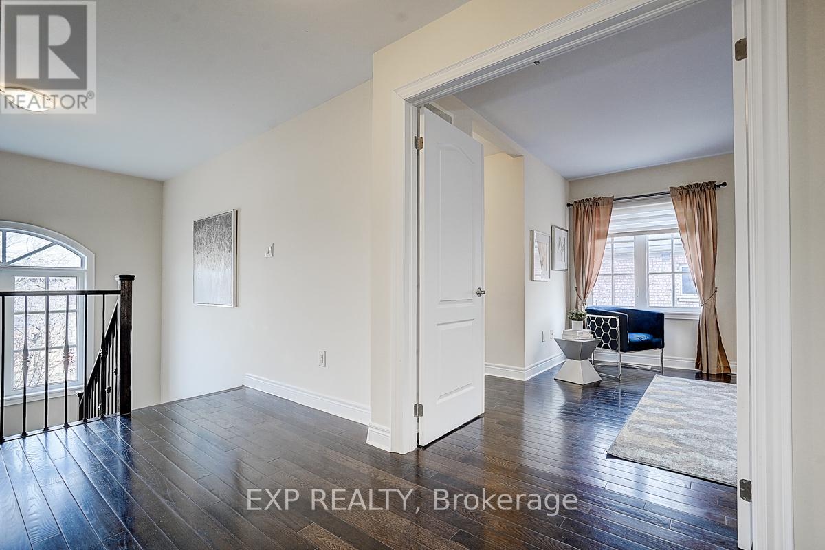 116 Dunlop Street, Richmond Hill, Ontario  L4C 0X1 - Photo 19 - N12083692