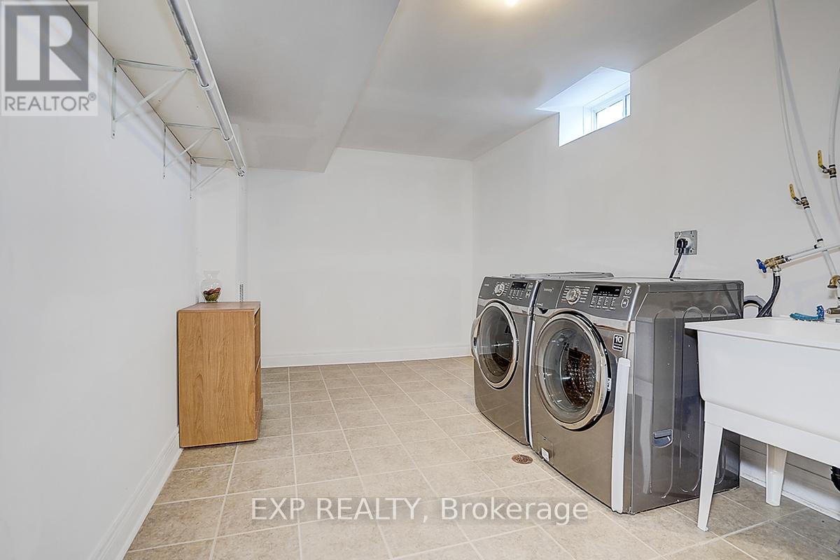 116 Dunlop Street, Richmond Hill, Ontario  L4C 0X1 - Photo 34 - N12083692