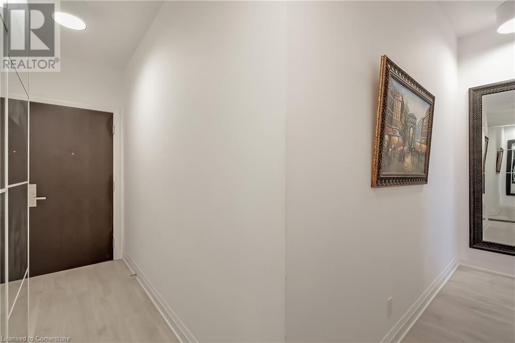 Property at 65 SPEERS Road Unit# PH3 image 4