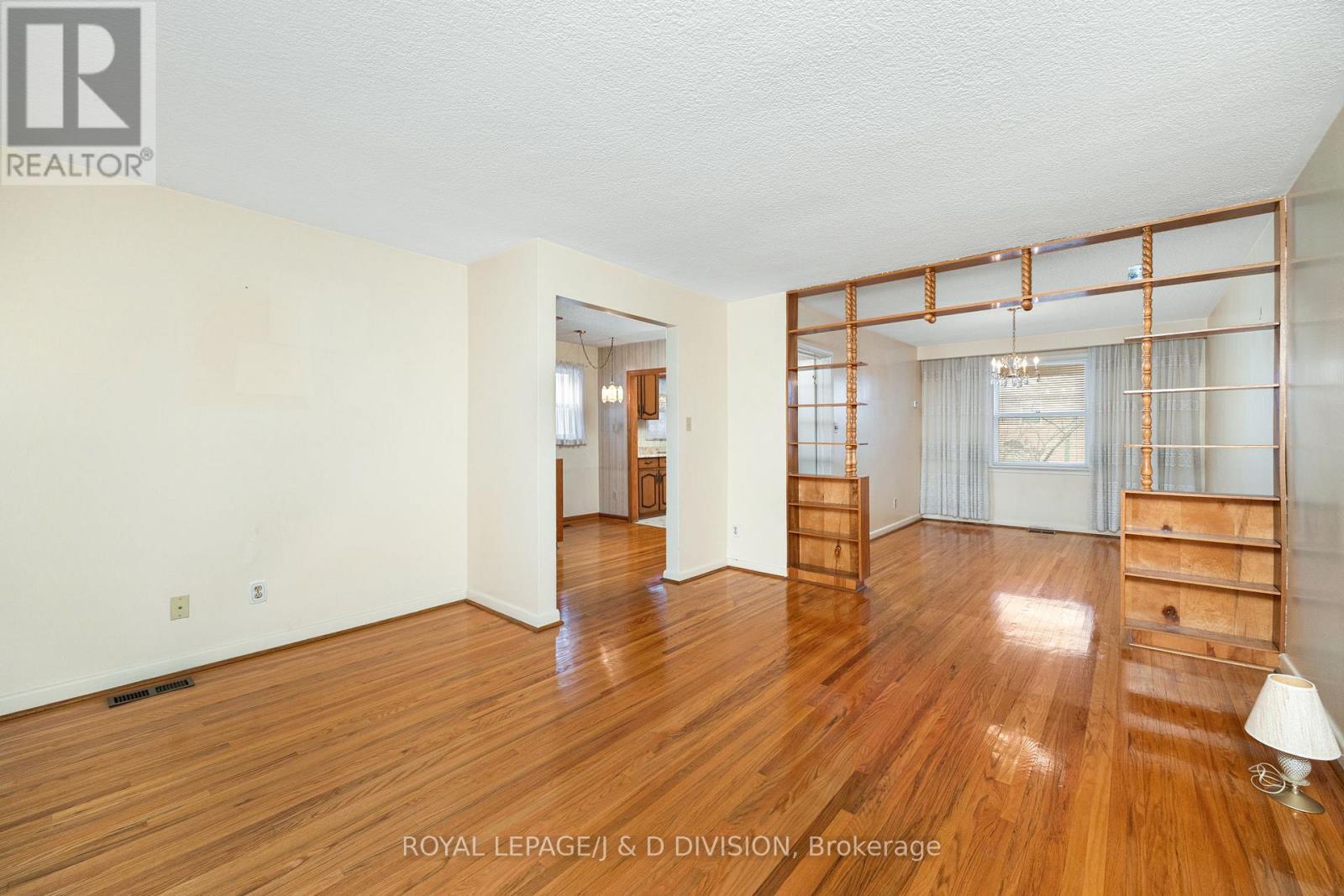 Property at 51 EDINBOROUGH COURT image 5