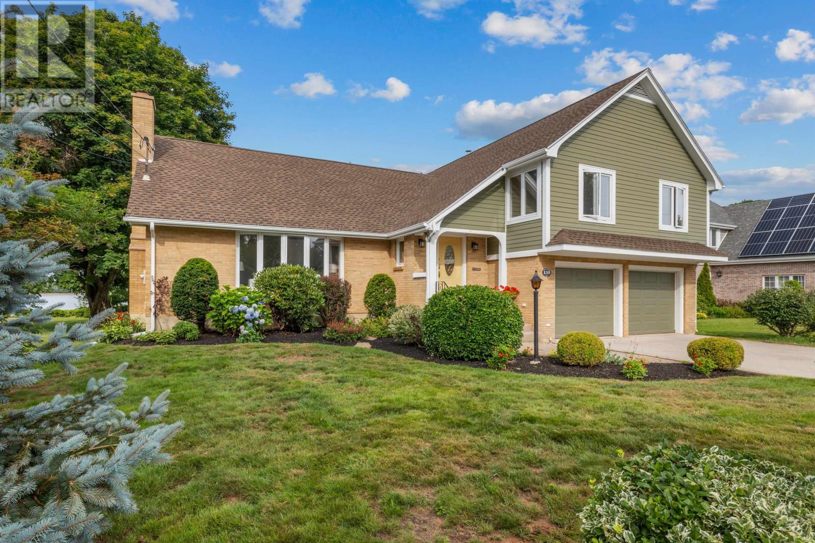 Property at 135 Queen Elizabeth Drive image 4