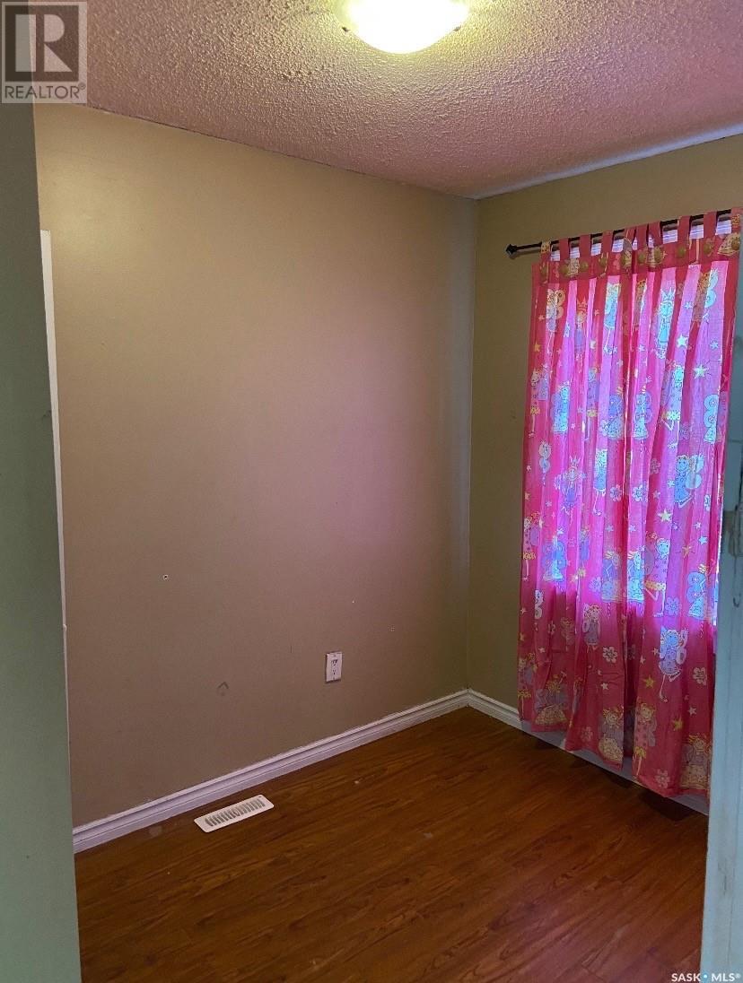 211 V Avenue S, Saskatoon, Saskatchewan  S7M 3E2 - Photo 4 - SK002795