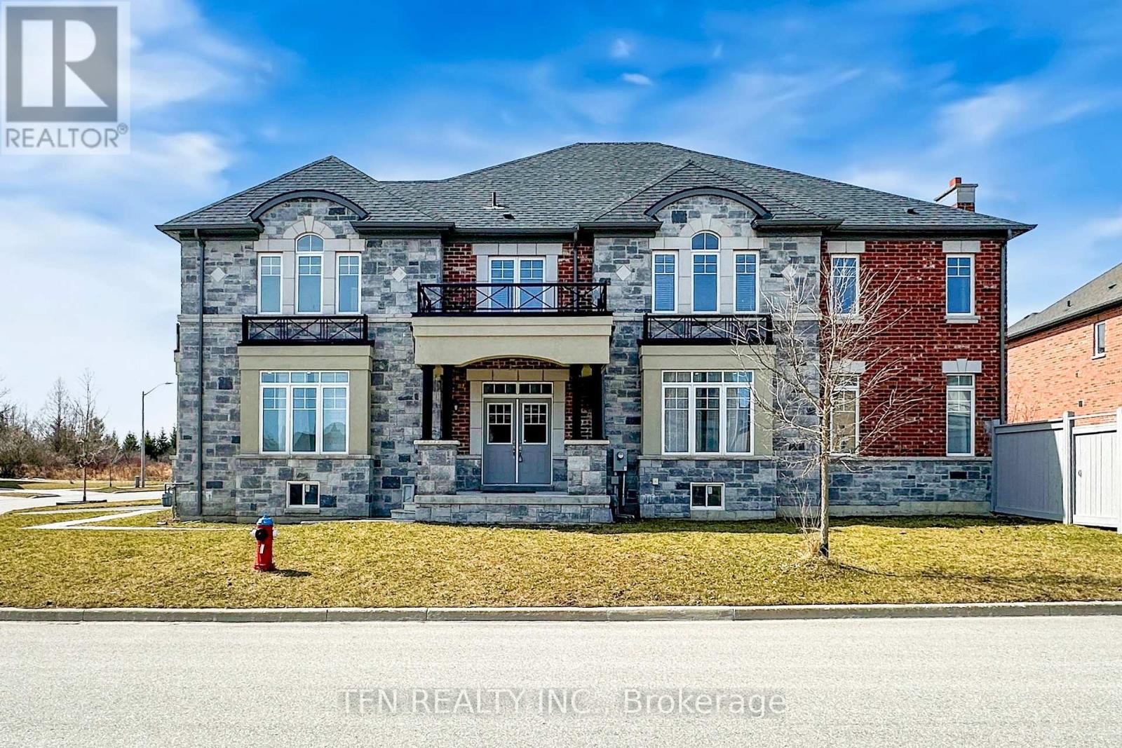Property at 227 INVERNESS WAY image 2