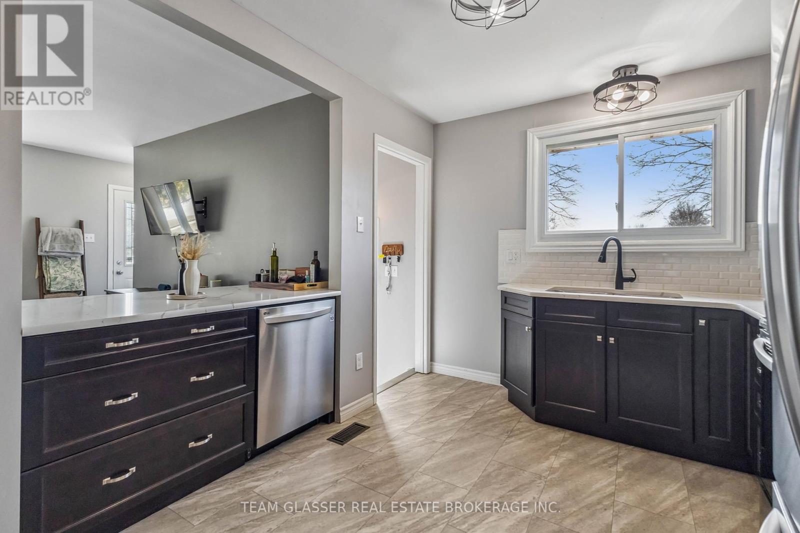 A - 246 Mckellar Street, Southwest Middlesex, Ontario  N0L 1M0 - Photo 24 - X12083921