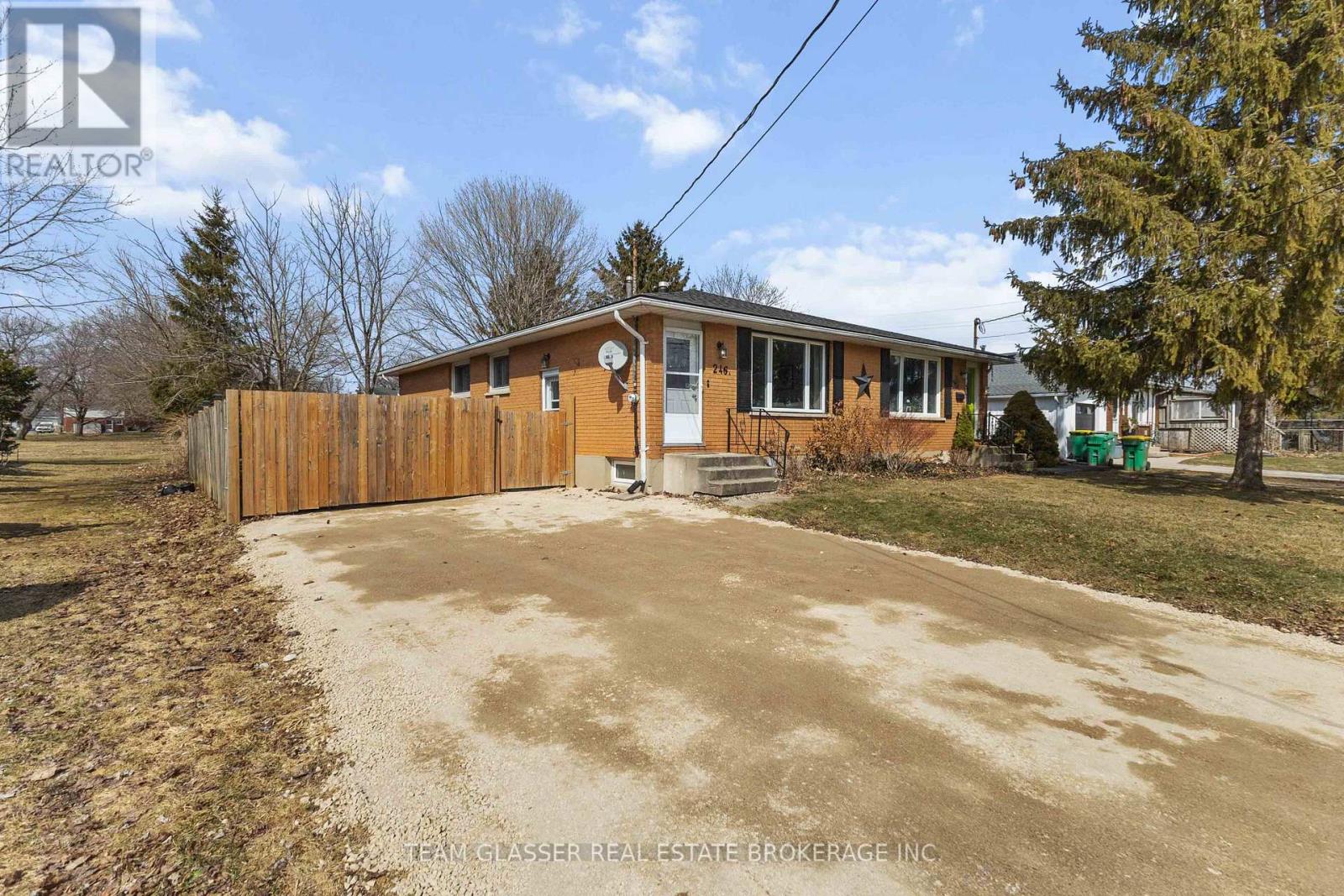 A - 246 Mckellar Street, Southwest Middlesex, Ontario  N0L 1M0 - Photo 6 - X12083921