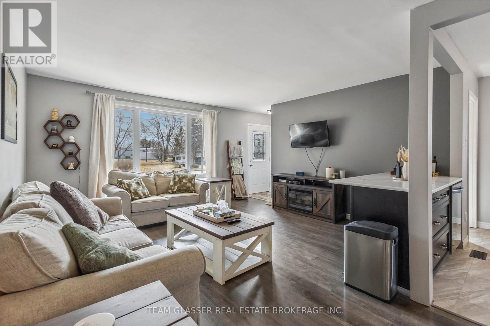 A - 246 Mckellar Street, Southwest Middlesex, Ontario  N0L 1M0 - Photo 8 - X12083921