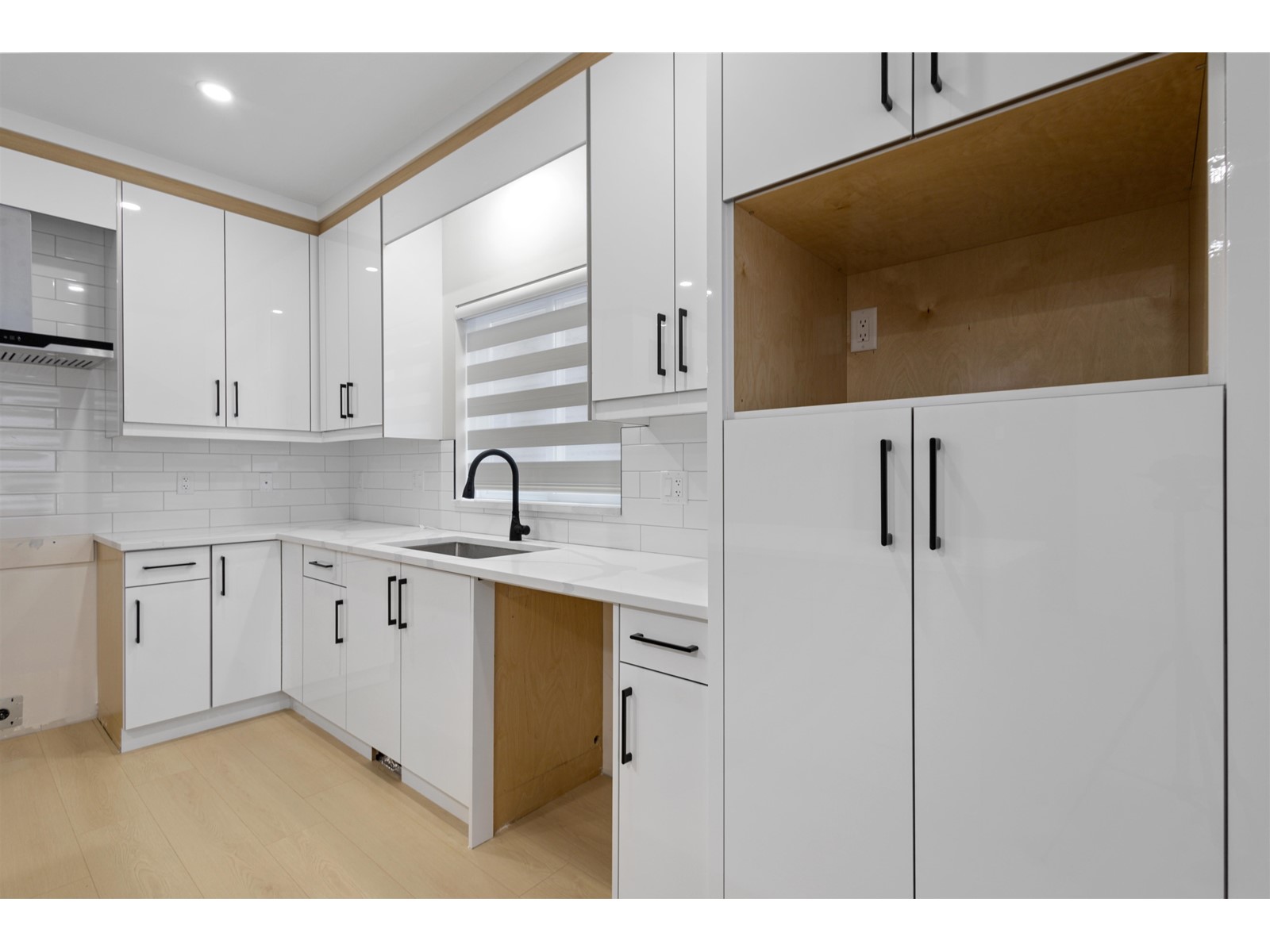 32506 Higginbottom Court, Mission, British Columbia  V2V 2T7 - Photo 8 - R2989802