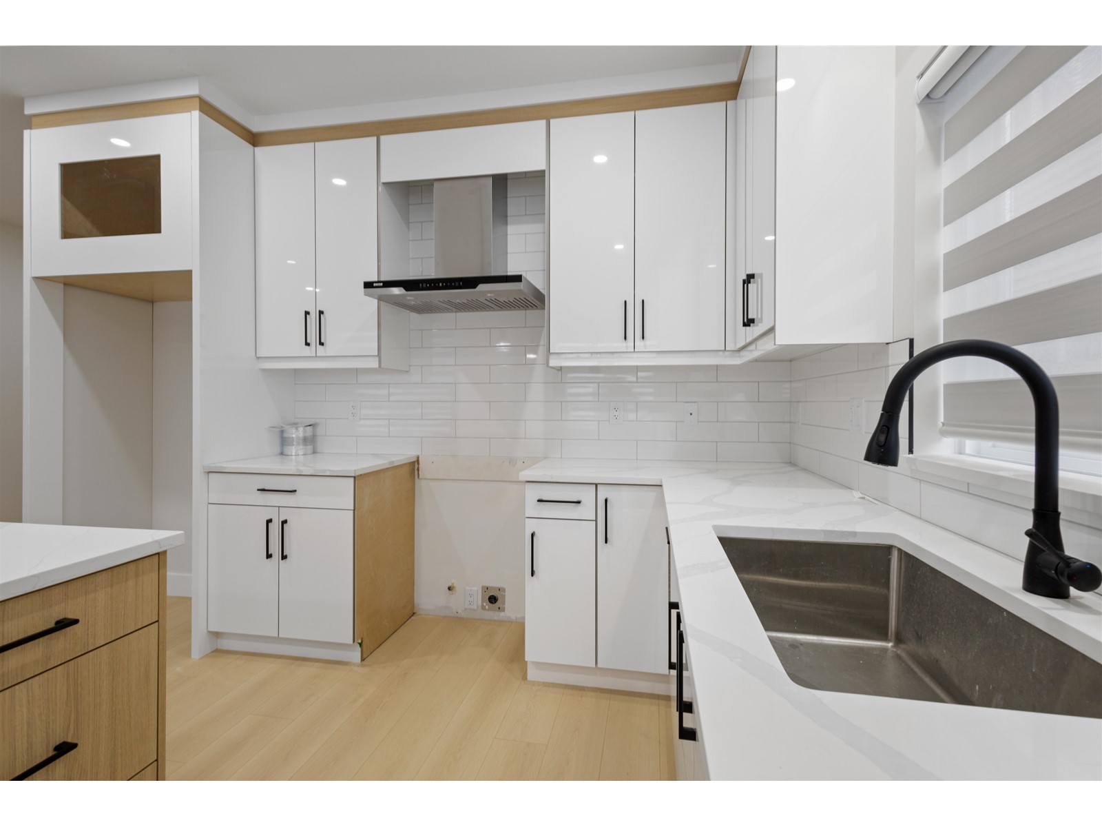 32506 Higginbottom Court, Mission, British Columbia  V2V 2T7 - Photo 10 - R2989802