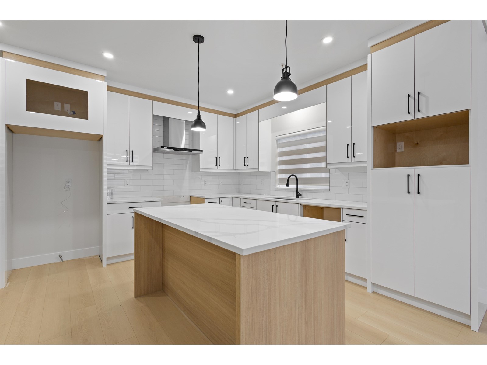 32506 Higginbottom Court, Mission, British Columbia  V2V 2T7 - Photo 6 - R2989802