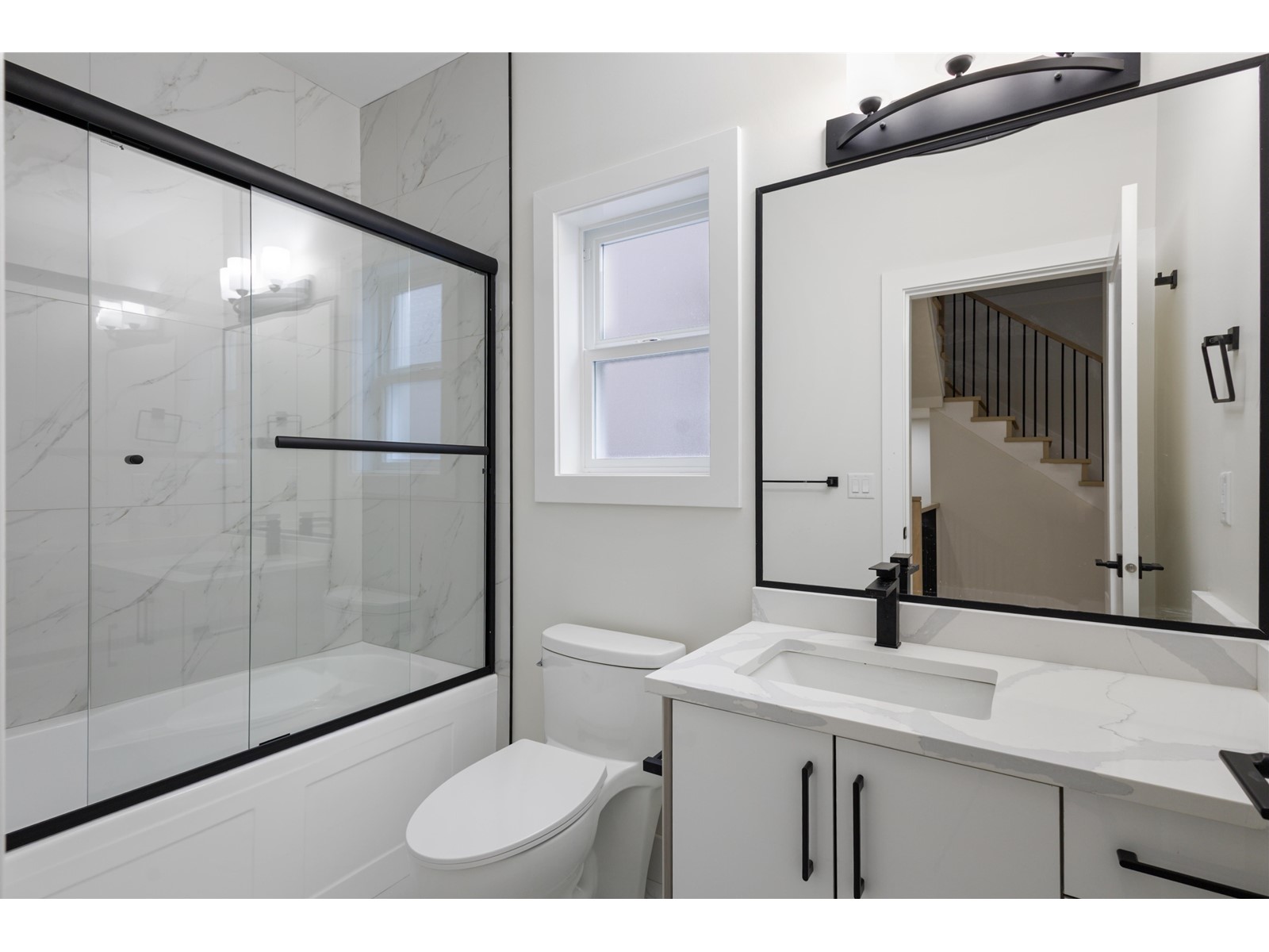 32506 Higginbottom Court, Mission, British Columbia  V2V 2T7 - Photo 5 - R2989802