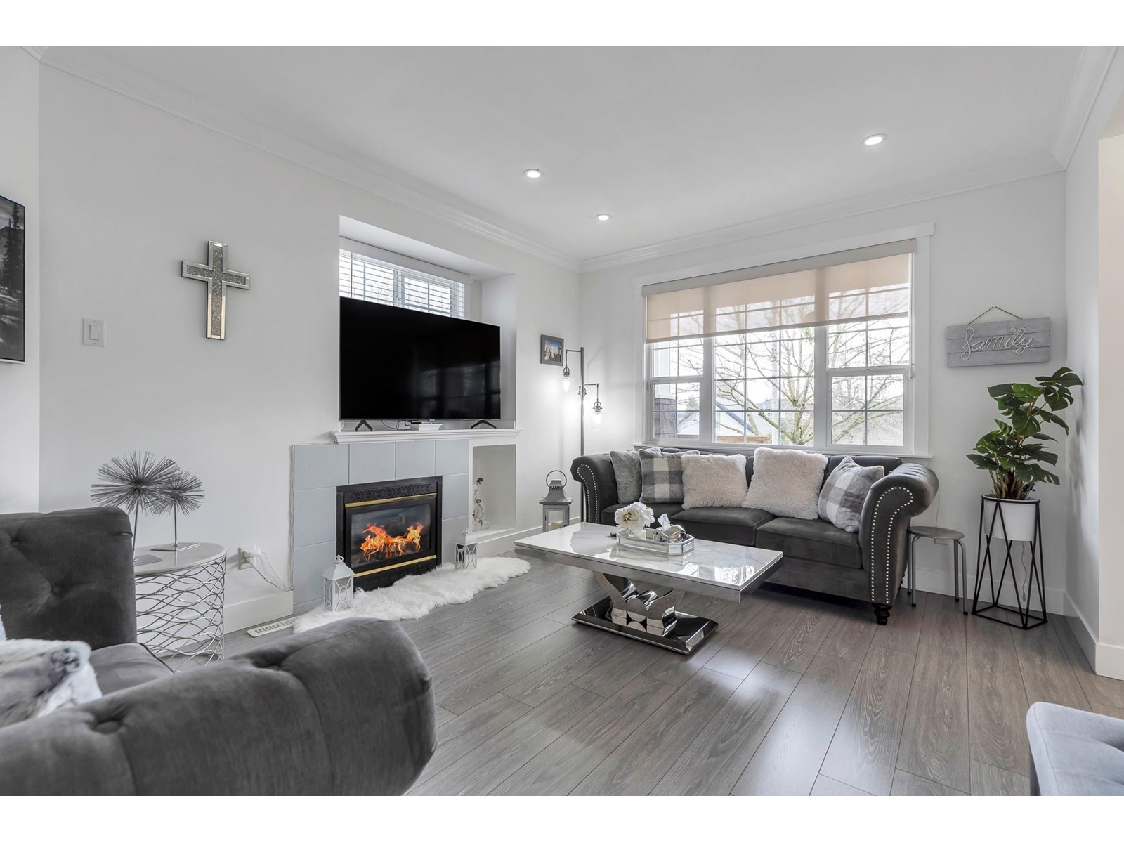 Property at 3 27283 30 AVENUE image 1