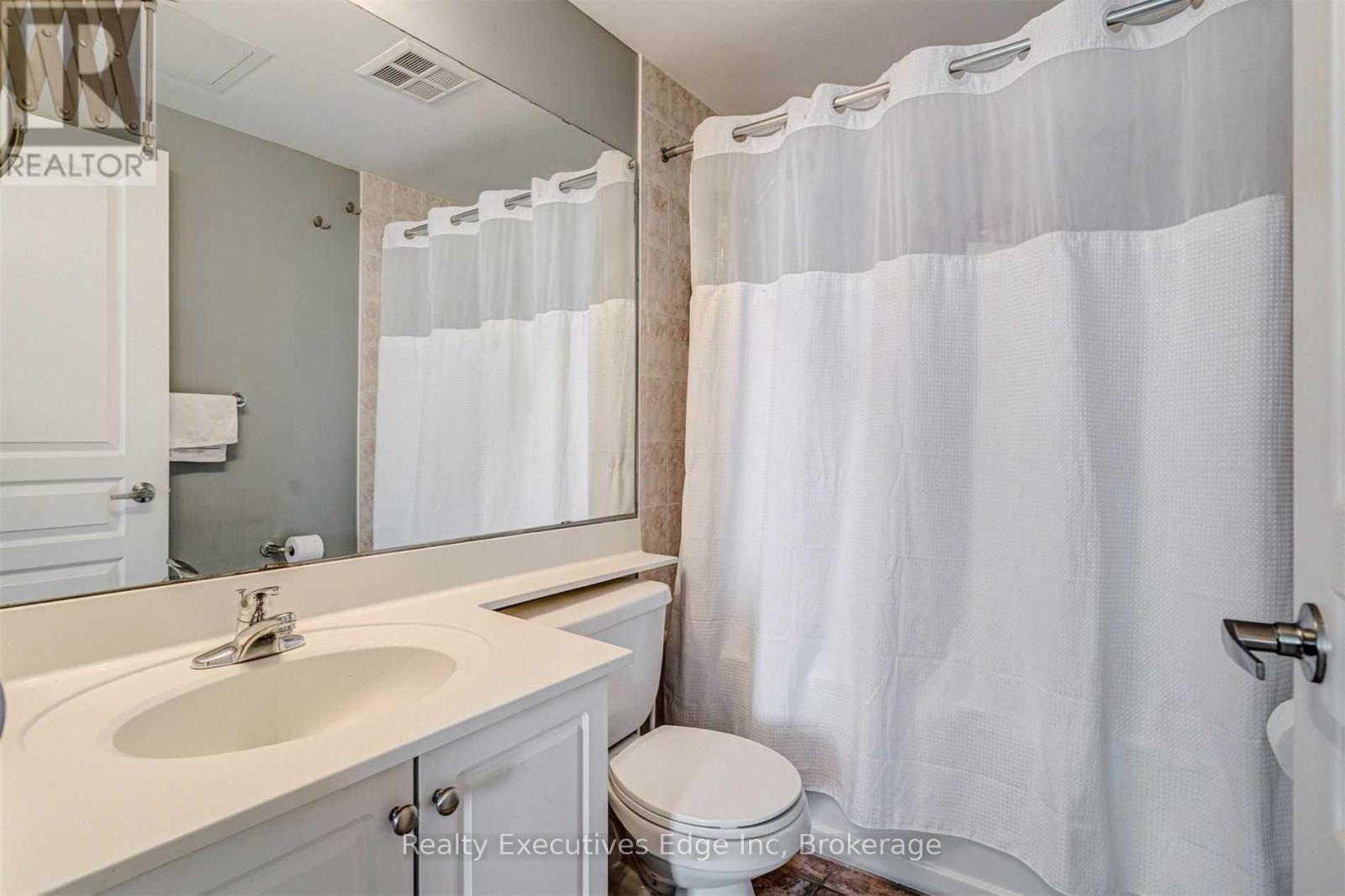 1906 - 220 Burnhamthorpe Road W, Mississauga, Ontario  L5B 4N4 - Photo 11 - W12083958