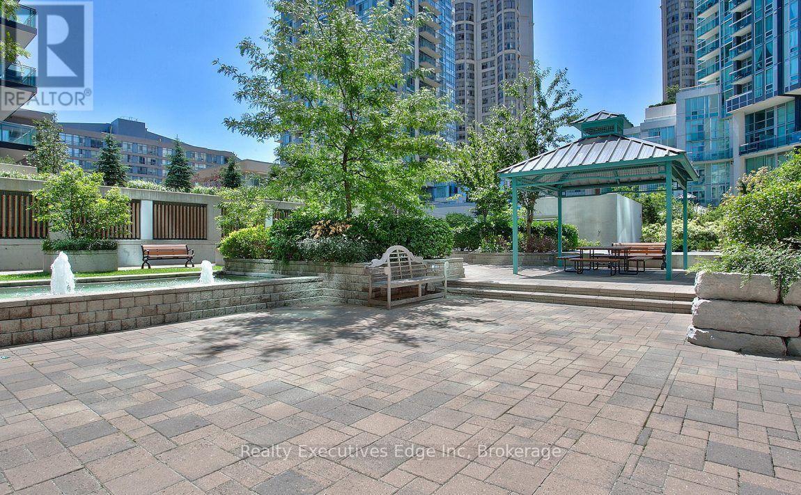 1906 - 220 Burnhamthorpe Road W, Mississauga, Ontario  L5B 4N4 - Photo 20 - W12083958