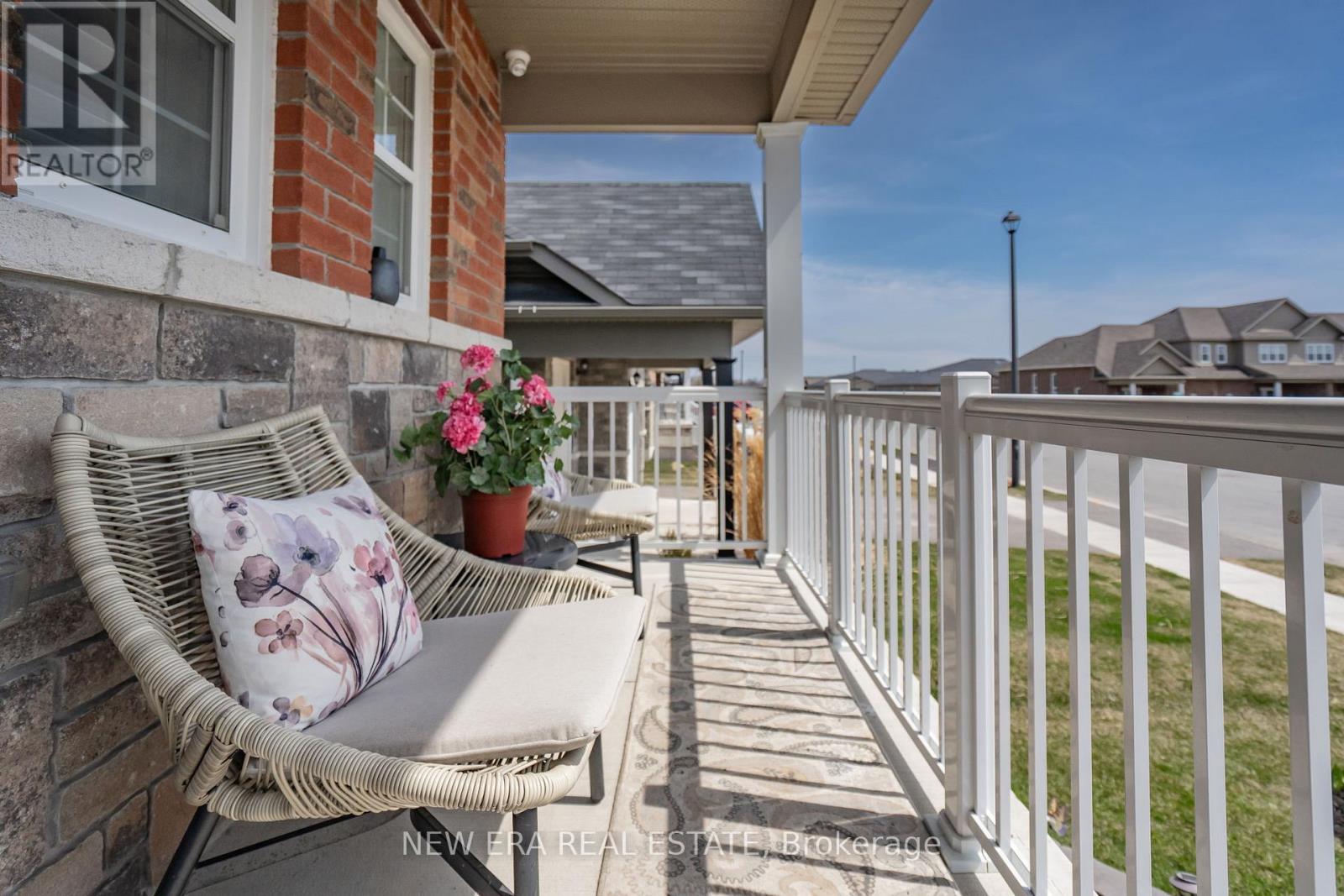 Property at 67 CORTLAND WAY image 2