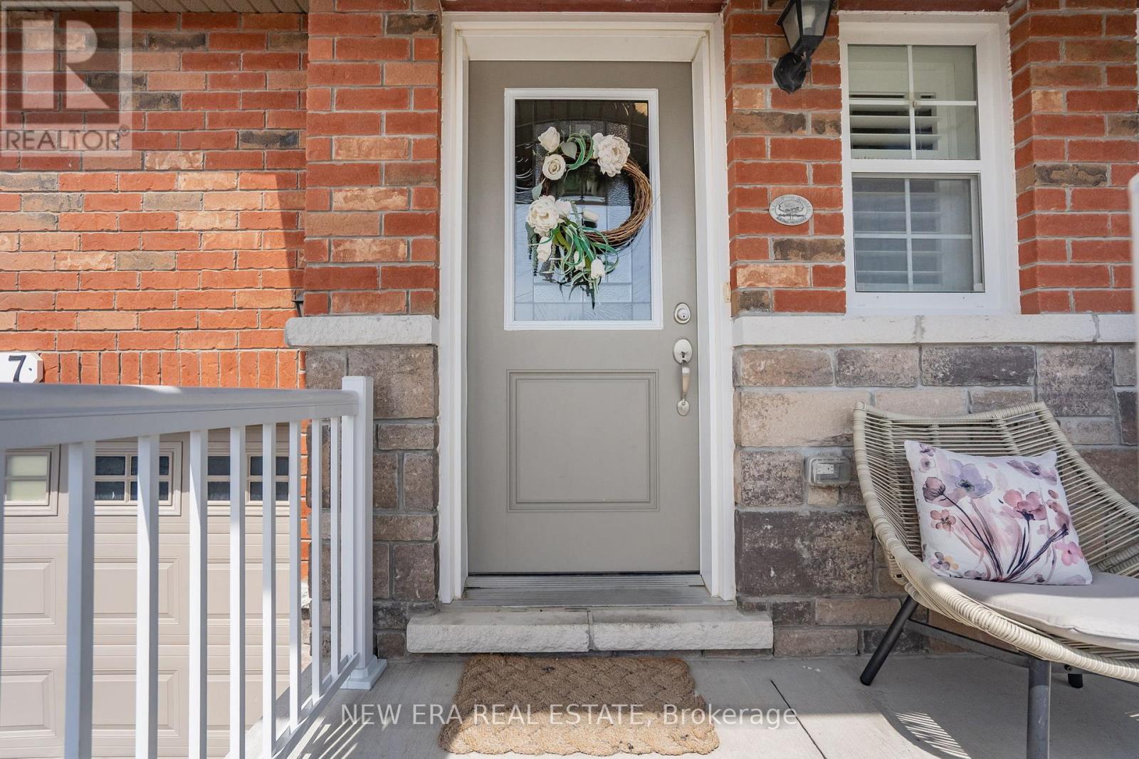 Property at 67 CORTLAND WAY image 3