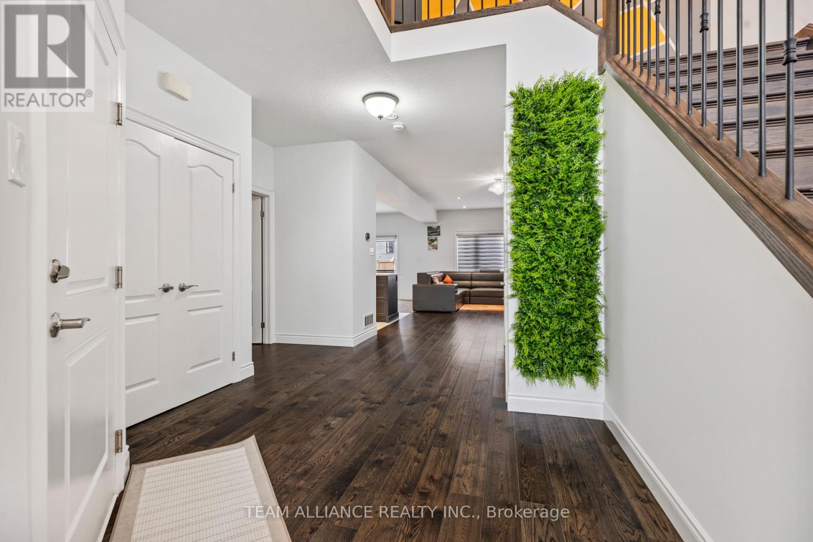 2791 Oriole Drive S, London, Ontario  N6M 0G9 - Photo 5 - X12083832