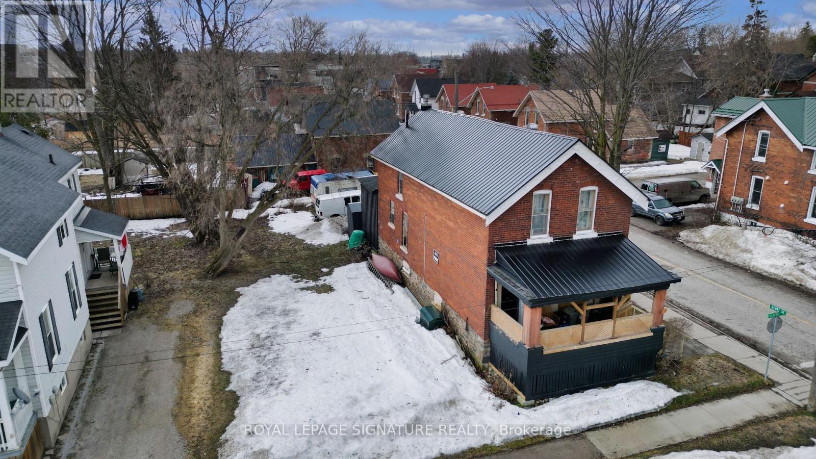 Property at 113 COLBORNE STREET E image 3