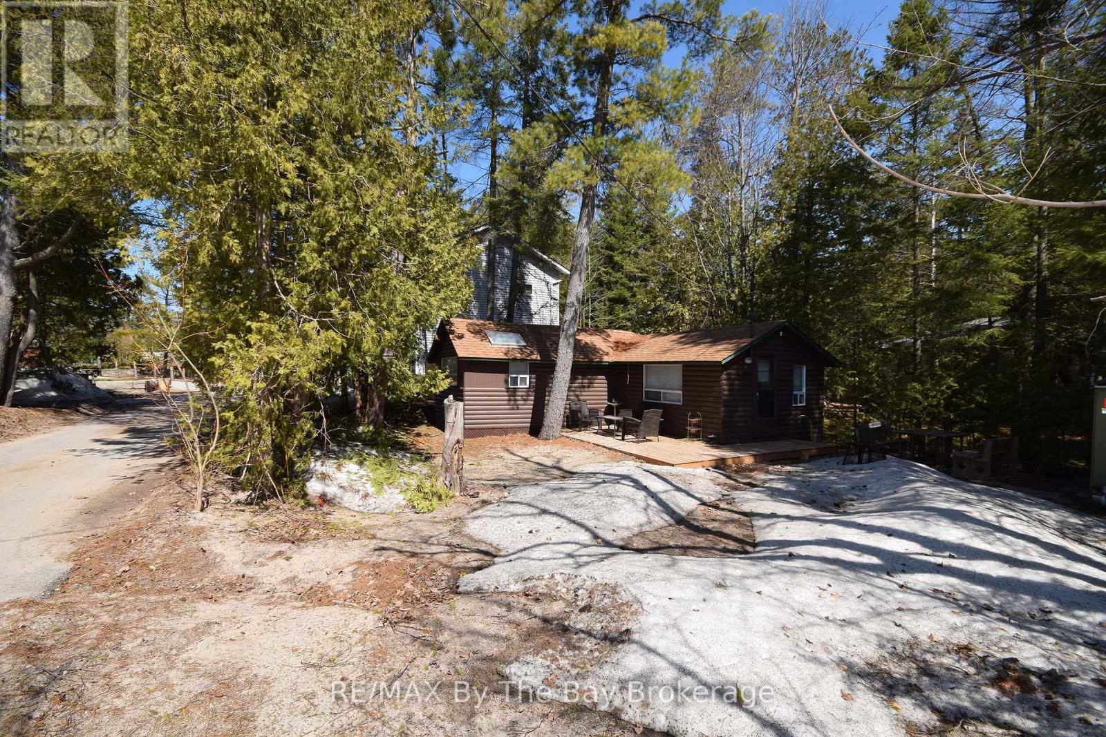 Property at 465 BLUEWATER LANE image 4
