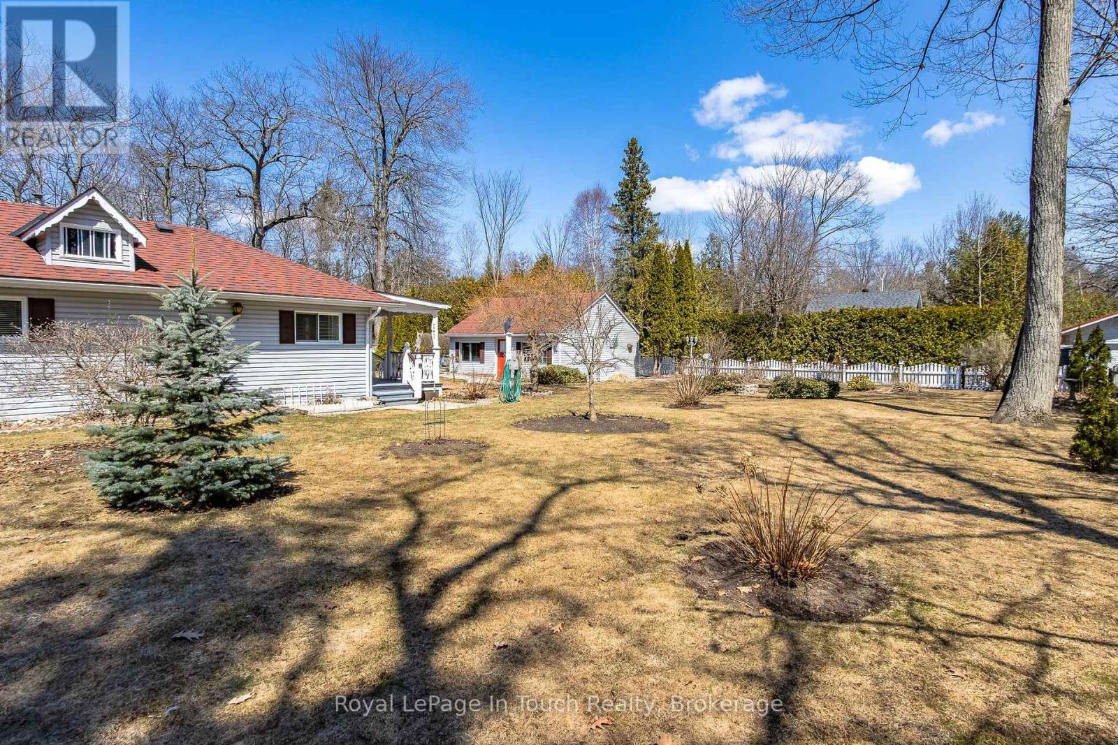25 Yarwood Road, Tiny, Ontario  L0L 2J0 - Photo 10 - S12084008