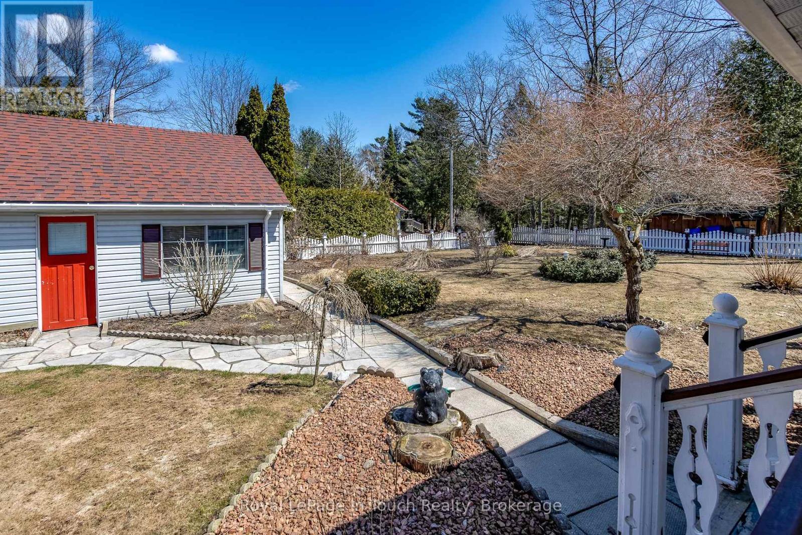 25 Yarwood Road, Tiny, Ontario  L0L 2J0 - Photo 11 - S12084008